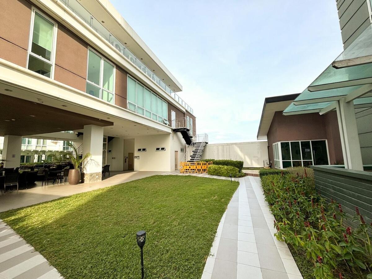 Abreeza Place T1 Elegant 1 Bedroom Davao Exterior photo